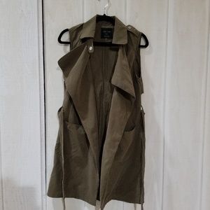 Hunter Green Sleeveless Vest